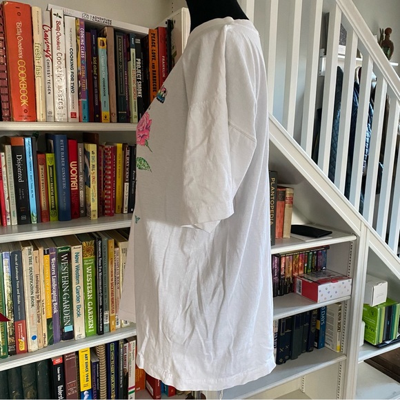 Vintage 90’s Atlantic City What a Woman Needs T-Shirt - Picture 5 of 12